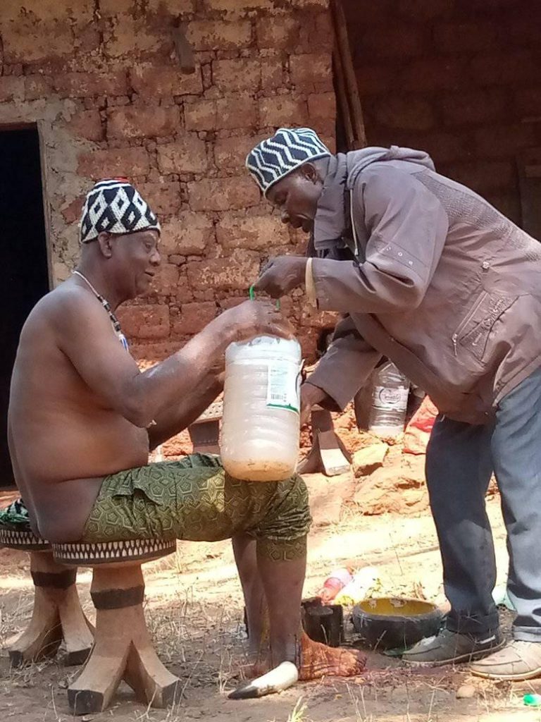 BANGOUA : CULTURE ET TRADITIONS, COUTUMES ET HOSPITALITÉ