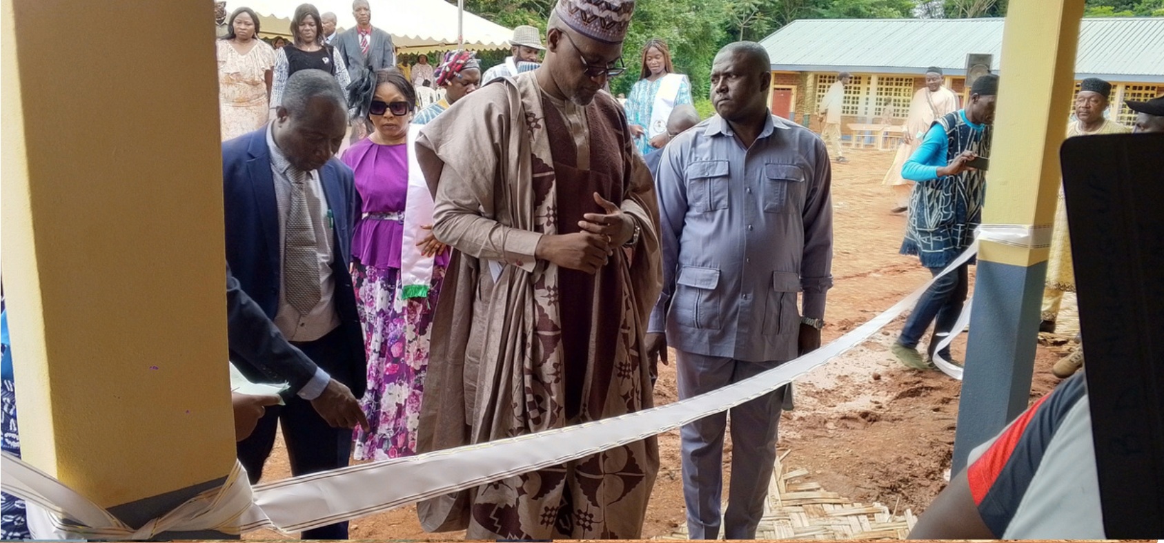 La Construction de l’École Publique Bilingue de Bangoua : Une Vision Durable pour l’Éducation